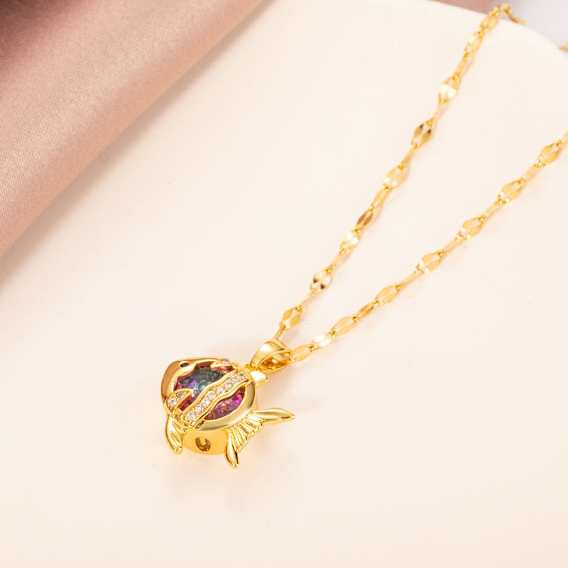 Colar Peixe de Cristais Banhado a Ouro 18K