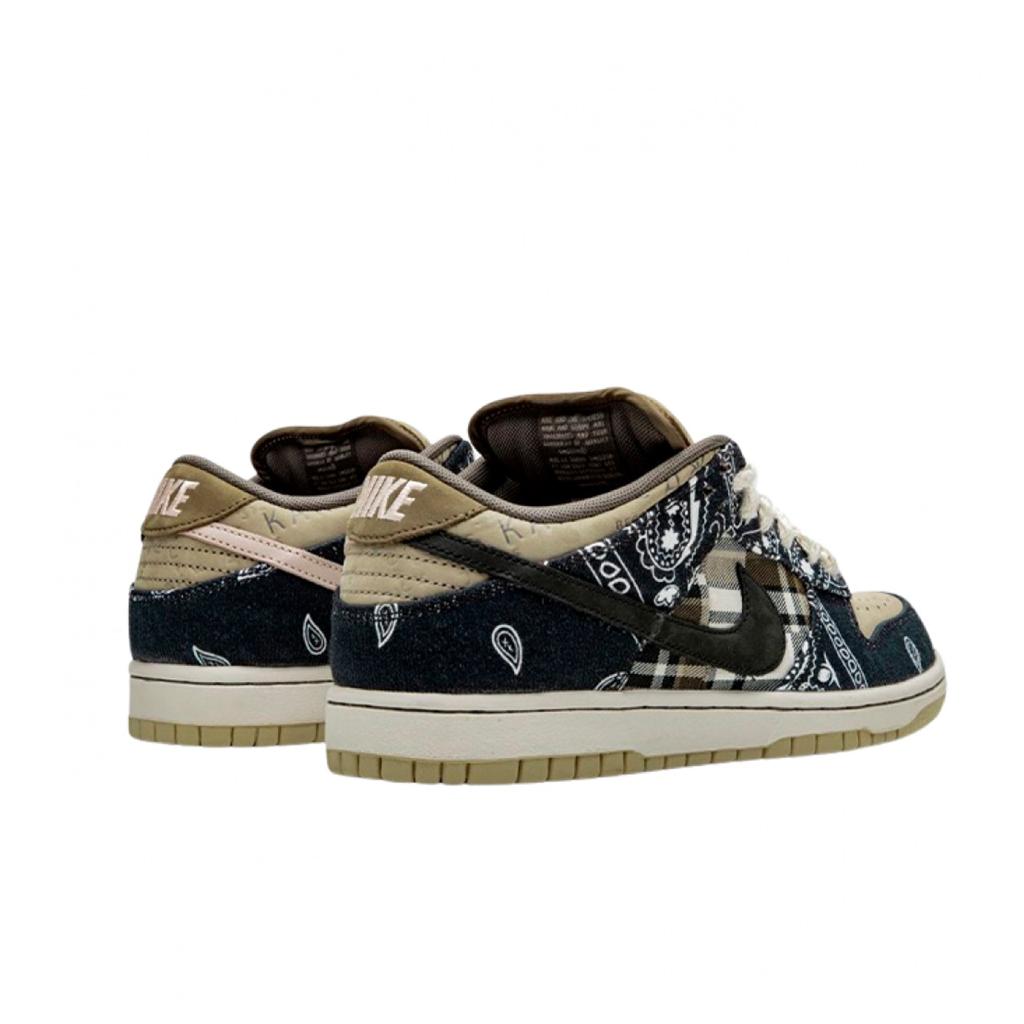 SB Dunk Low Travis Scott