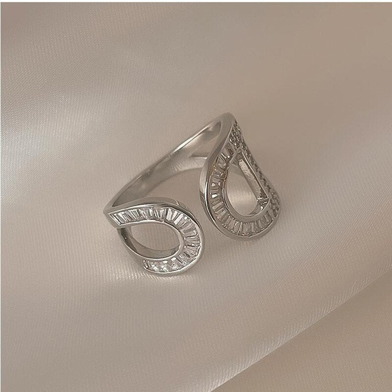 Anel Selena Cristais de Prata 18k