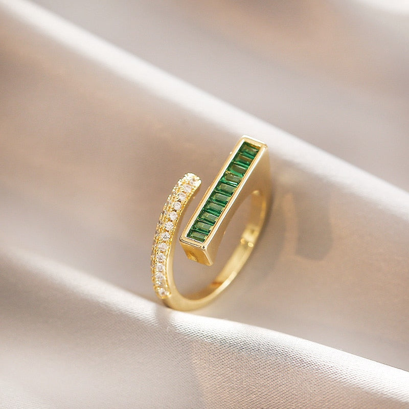 Anel Verdiana Esmeralda e Banhado 18K