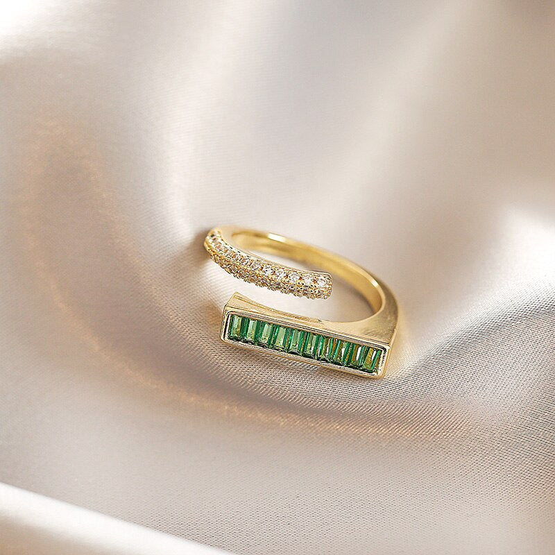 Anel Verdiana Esmeralda e Banhado 18K