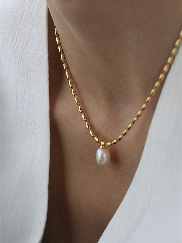 Colar de Pérola Solitária e Ouro 18K