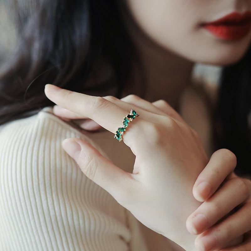 Anel de Esmeralda Coroado 18K