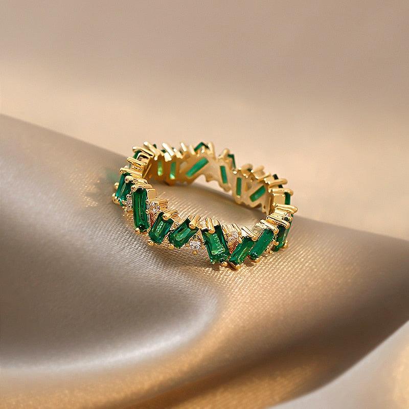 Anel de Esmeralda Coroado 18K
