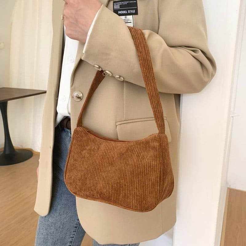 bolsa-de-ombro-pequena-veludo-casual
