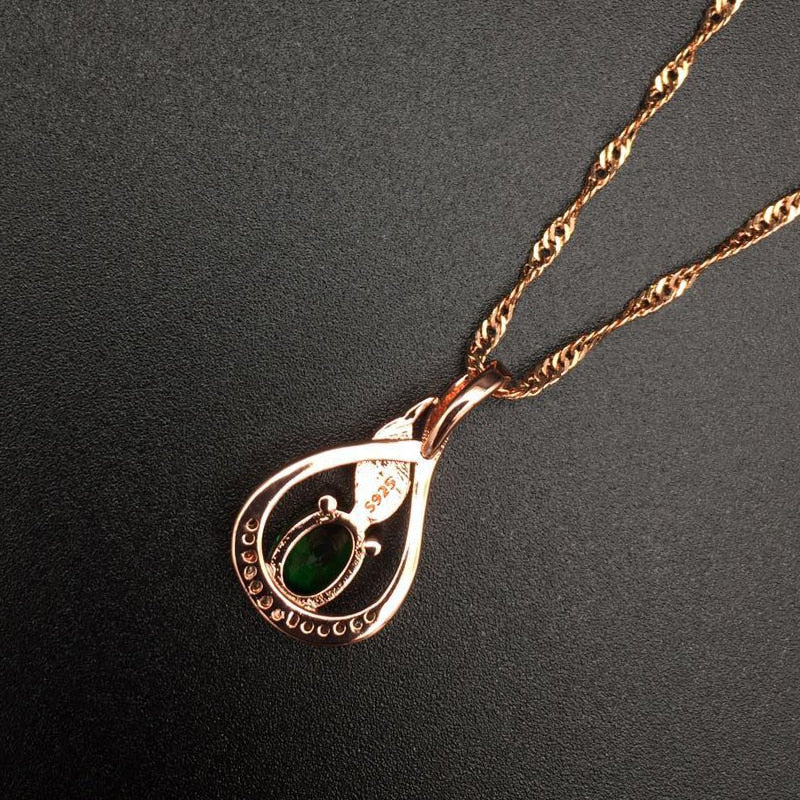 Colar Banhado a Ouro 18K e Esmeralda