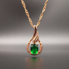 Colar Banhado a Ouro 18K e Esmeralda
