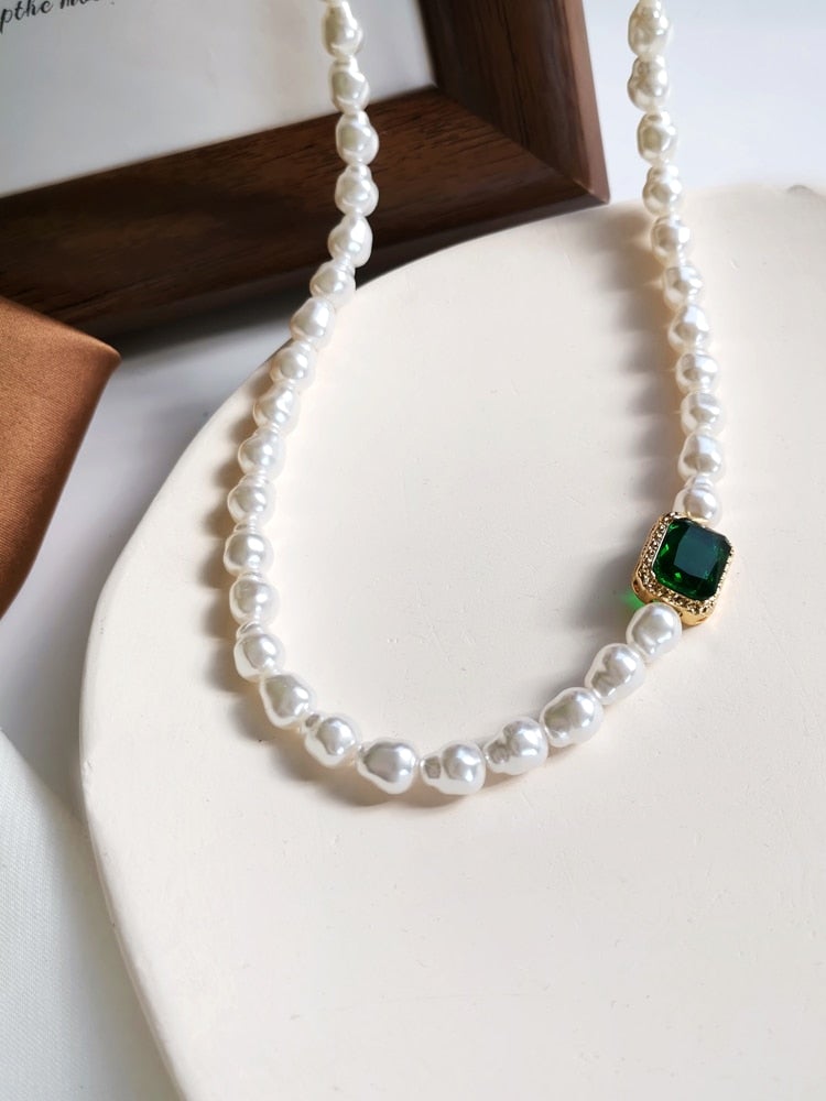 Colar Esmeralda e Pérolas