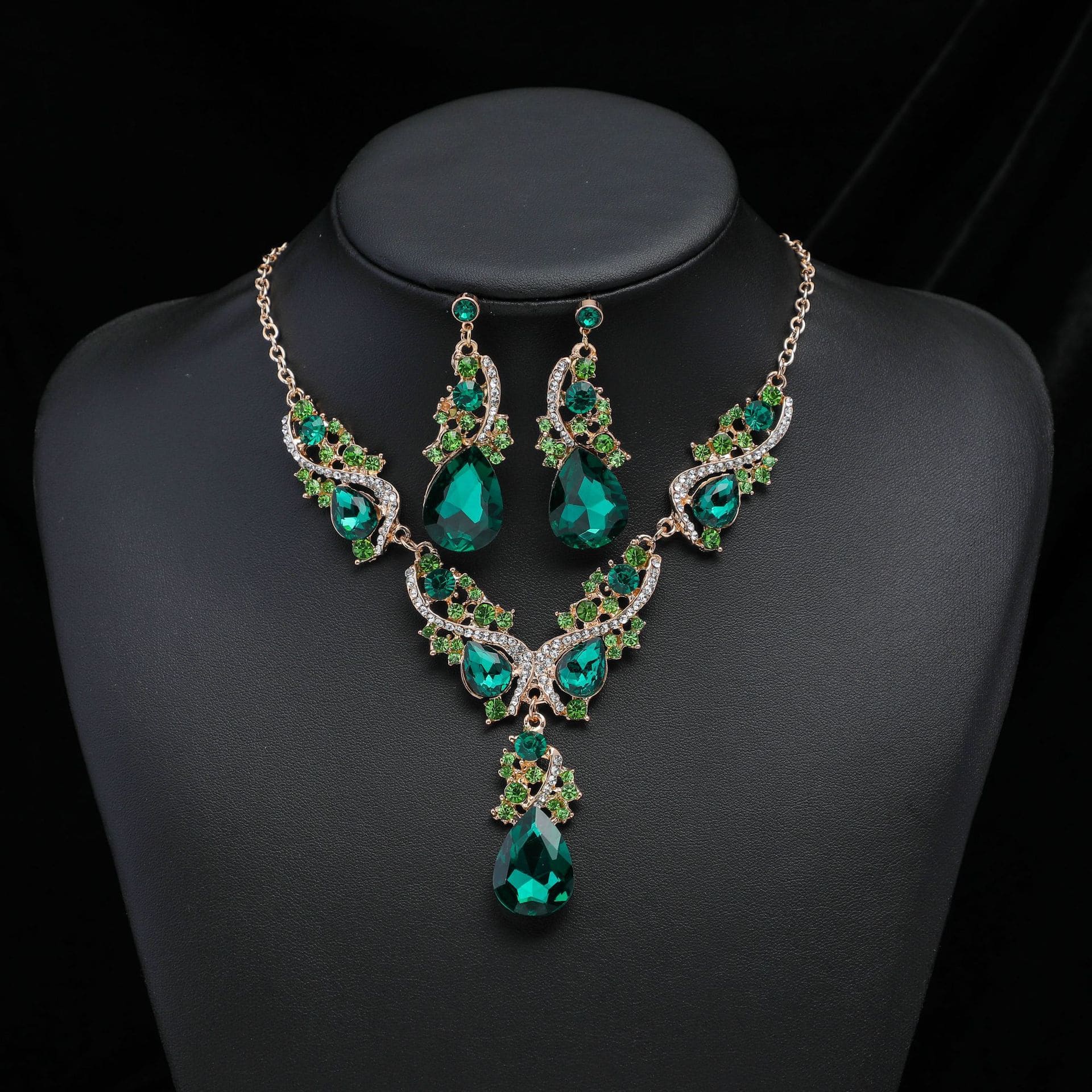 conjunto-colar-brinco-cristal-luxo