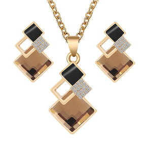 Conjunto de Colar e Brincos Geométricos Luxo