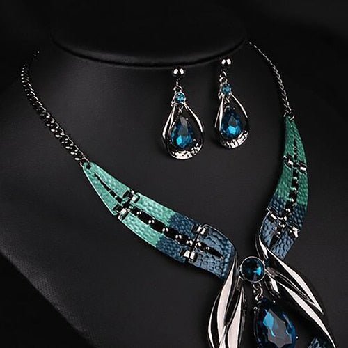 Conjunto de Luxo com Colar e Brincos
